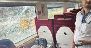 वंदे भारत एक्सप्रेस पर पथराव। फाइल फोटो।