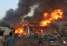 Photo of Firecracker Factory : कौशांबी में पटाखा फैक्टरी में भीषण आग, धमाकों से मनौरी बाजार दहला, कई लोग झुलसे