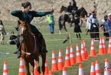 Photo of Kyrgyzstan Culture : किर्गिस्तान में सदियों पुरानी परंपरा जीवंत, घुड़सवारी और तीरंदाजी ने दिखाया अद्भुत रोमांच
