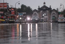 Photo of यूपी में बारिश-आंधी का कहर: कई जिलों में रेड अलर्ट, स्कूल बंद; प्रशासन अलर्ट