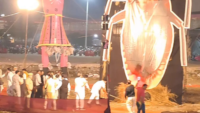 Photo of दशहरे पर अनोखा रावण दहन: कहीं कॉकरोच तो कहीं ज्ञानेश कुमार का पुतला जलाया, ‘दिमागी नक्सल’ के खिलाफ भी प्रदर्शन