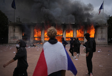 Photo of France Protest : फ्रांस में फिर हिंसा का खतरा, पेरिस में संग्रहालय बंद, 70 हजार पुलिसकर्मी तैनात