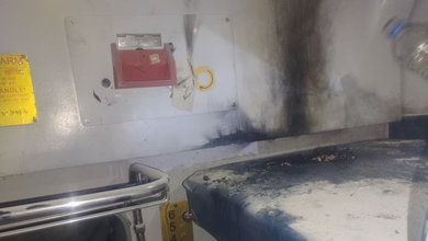 Photo of Train- Accident : मुंबई-हावड़ा मेल के एसी कोच में पावर बैंक फटा, यात्रियों में मची अफरा-तफरी