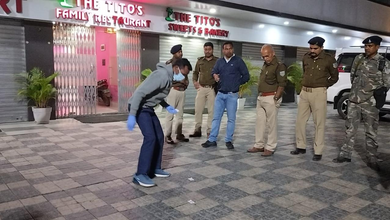 Photo of गुवाहाटी के होटल में खूनी खेल! एक ही परिवार के 4 लोगों समेत 5 की मौत, लीज विवाद में चलीं गोलियां
