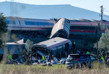 Photo of Spain Train Accident: स्पेन में दो हाई-स्पीड ट्रेनों की भीषण टक्कर, 68 लोगों की मौत; राहत-बचाव अभियान जारी