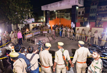 Photo of लखनऊ ट्रिपल मर्डर: नए वीडियो में पिस्टल की मैगजीन बदलकर फायरिंग करता दिखा आरोपी ऋषभ शुक्ला, वारदात के बाद बोला- आत्मरक्षा में चलाई गोली