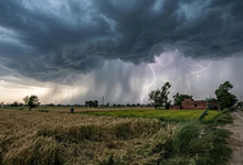 Photo of UP Weather Update: यूपी में बारिश का अलर्ट, लखनऊ समेत 24 जिलों में बरसेंगे बादल; महराजगंज में 12वीं तक स्कूल बंद