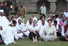 Photo of Protest, Opposition, Rajghat : राजघाट से लौटे राहुल गांधी समेत विपक्षी सांसद, कल फिर बड़े प्रदर्शन की तैयारी, बढ़ा सियासी घमासान
