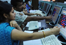 Photo of Stock Market Rally : शेयर बाजार में आखिरी घंटे तूफानी तेजी, सेंसेक्स उछला, निवेशकों की संपत्ति में ₹4.16 लाख करोड़ बढ़ोतरी